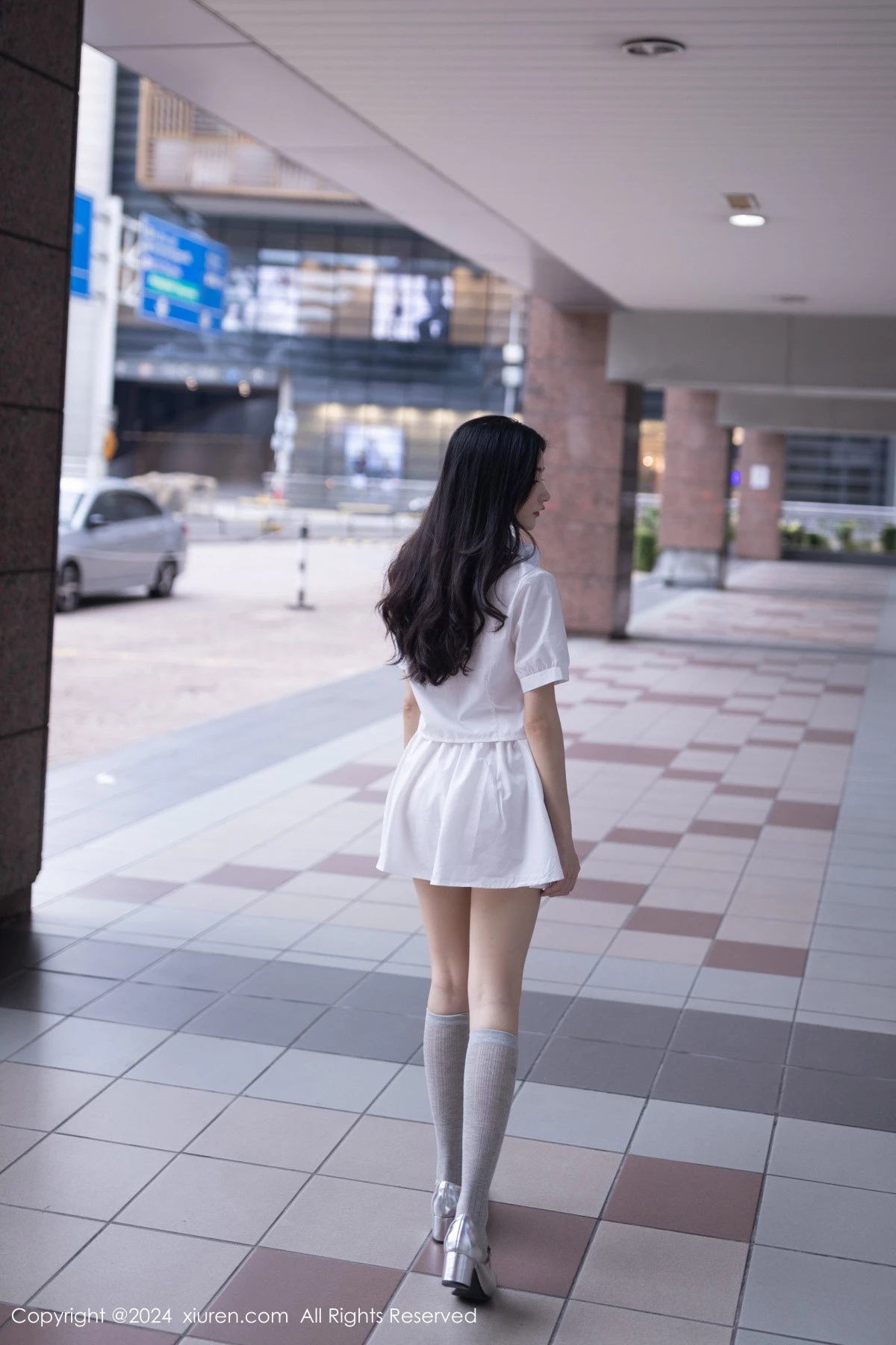 模特鱼尾fish性感白色短裙套装露粉色内衣秀曼妙身姿迷人写真80P-第1章-图片2