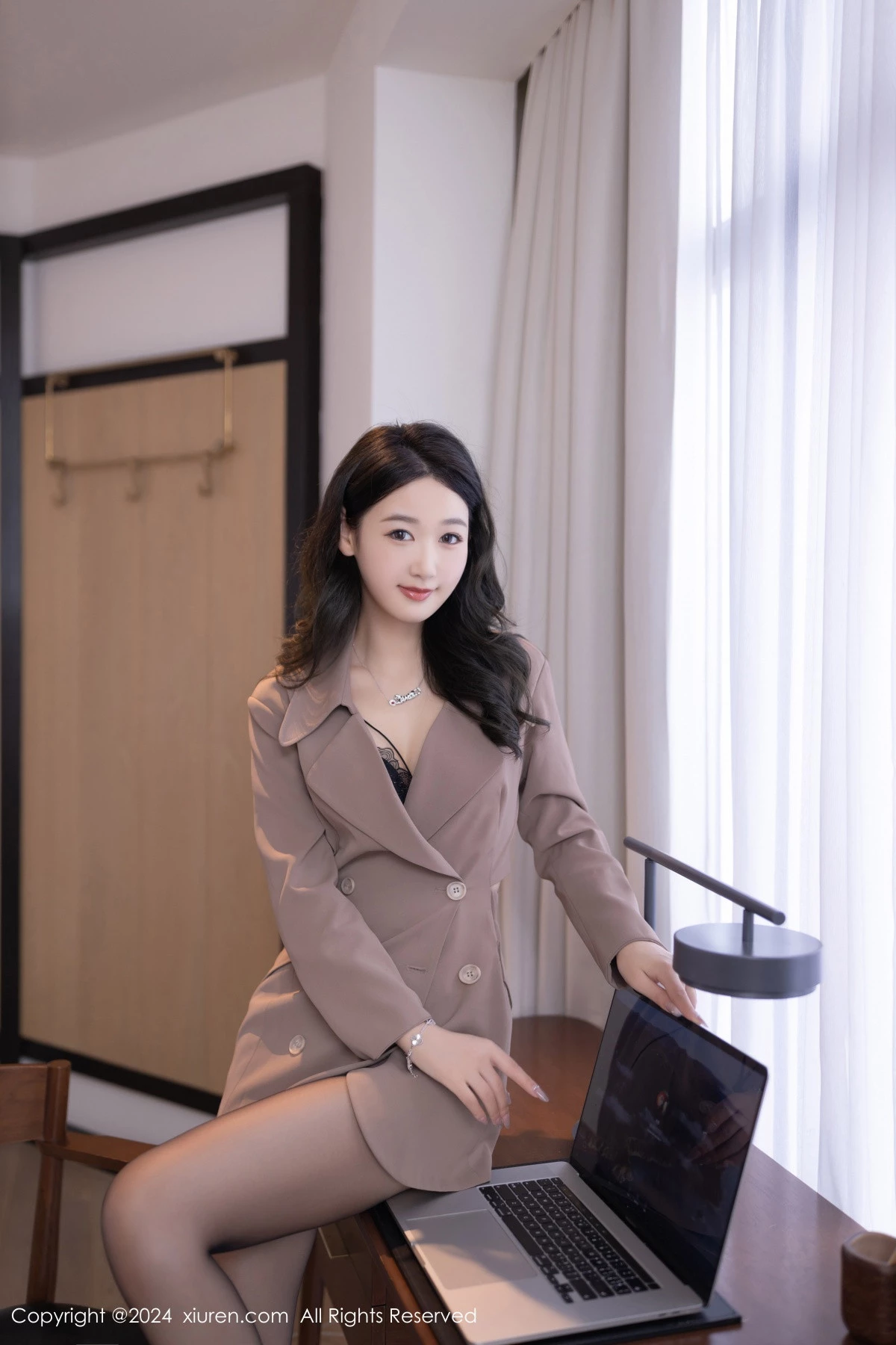 模特唐安琪性感秘书OL服饰露黑色蕾丝内衣秀曼妙身姿迷人写真83P-第1章-图片2