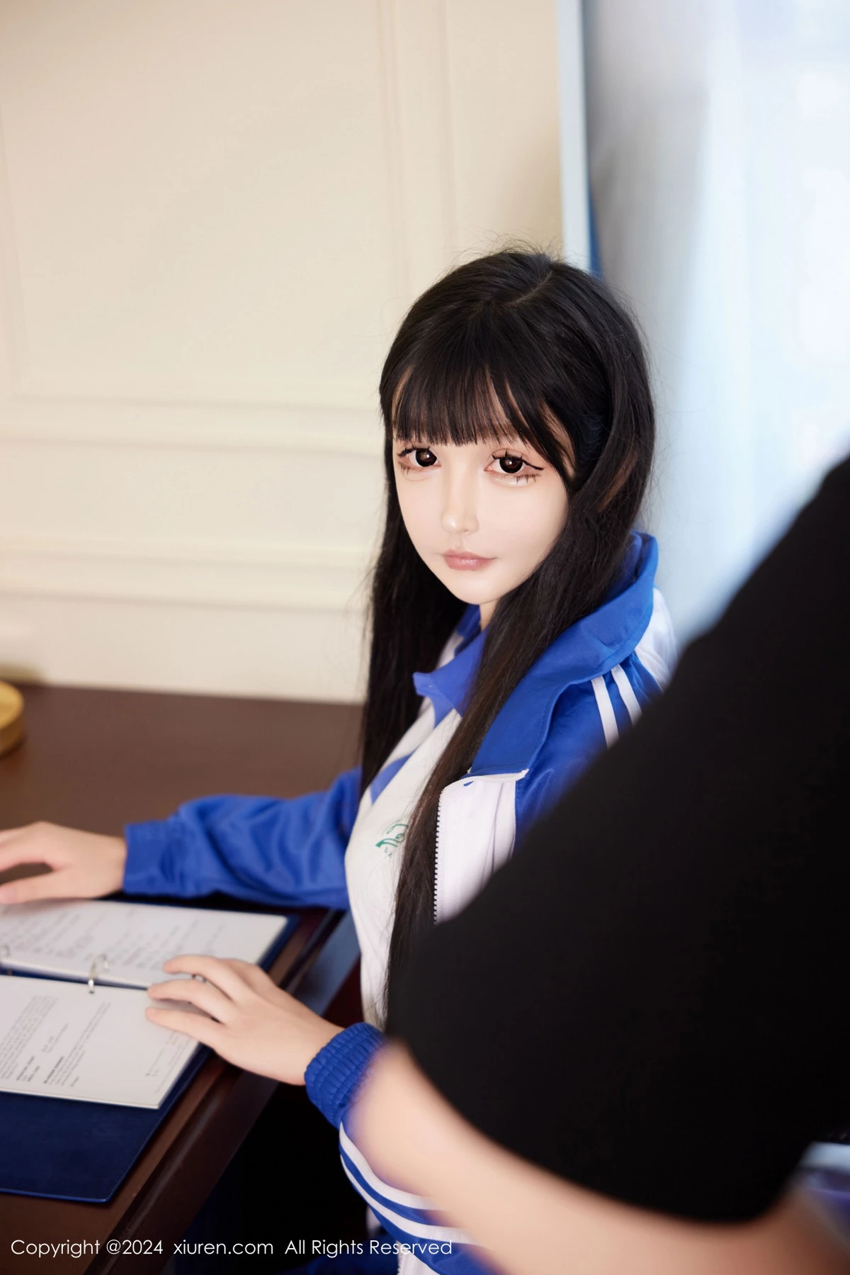 新人模特智恩baby性感学生制服露白色内衣秀丰腴身姿诱惑写真66P-第1章-图片3