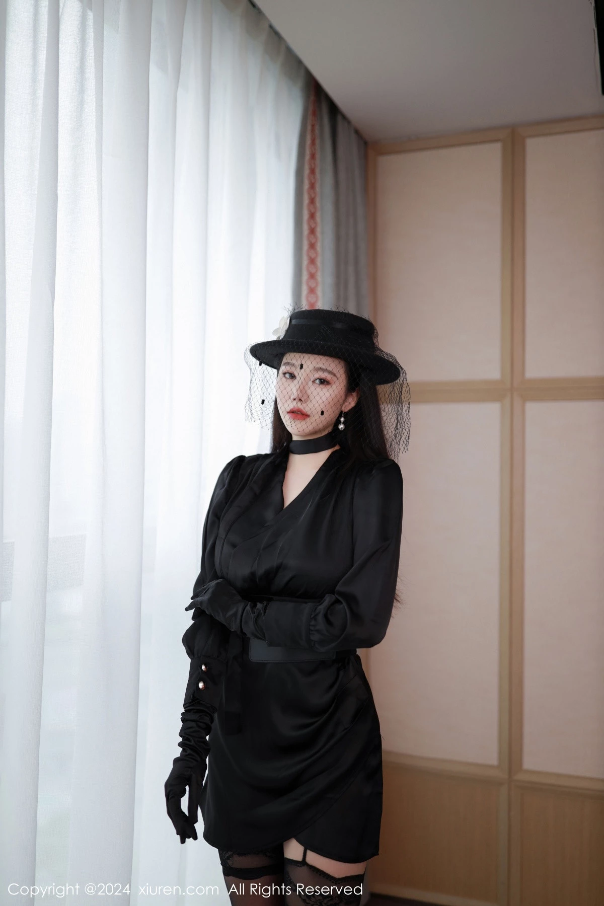 模特安然anran黑色服饰露黑色内衣配黑丝吊袜秀柔美身段诱惑写真81P-第1章-图片1