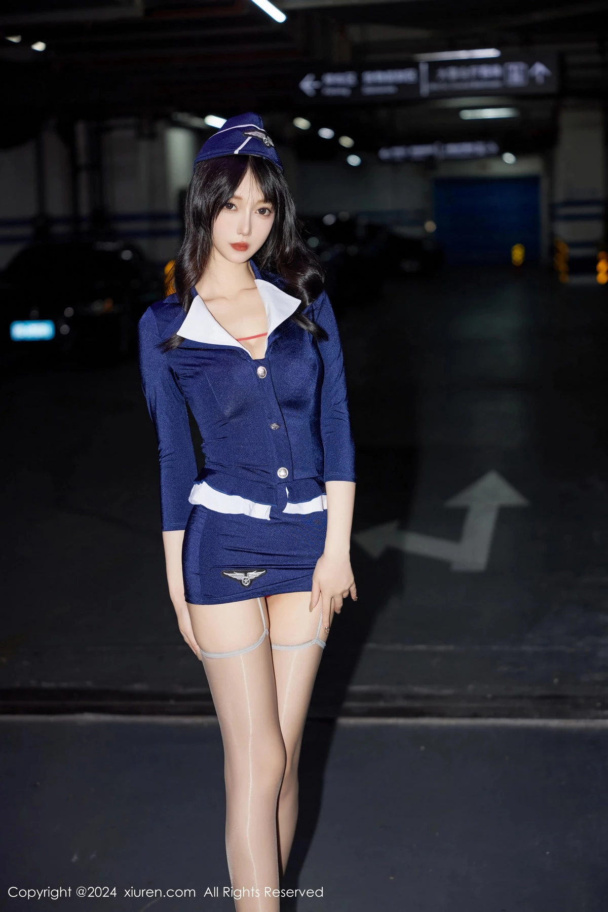 模特玥儿玥er性感蓝色制服露红色蕾丝内衣配灰丝袜秀美腿诱惑写真78P-第1章-图片3