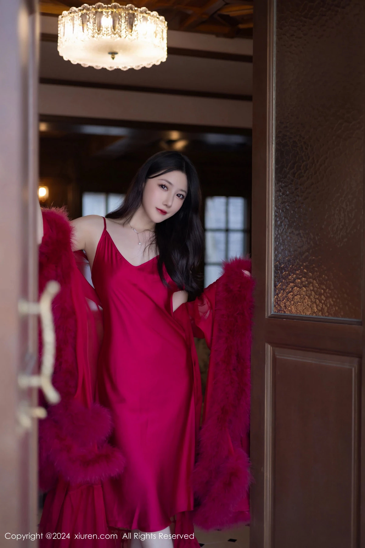 模特鱼子酱Fish红玫瑰主题红色吊带连衣裙秀曼妙身姿迷人诱惑写真80P-第1章-图片3