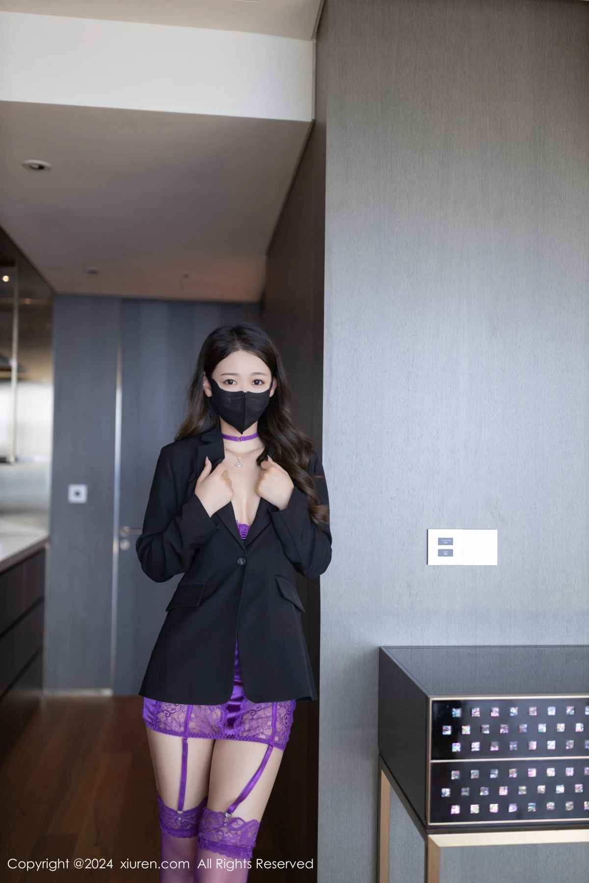 模特唐安琪性感紫色情趣内衣配紫丝吊袜秀曼妙身姿完美诱惑写真81P-第1章-图片1