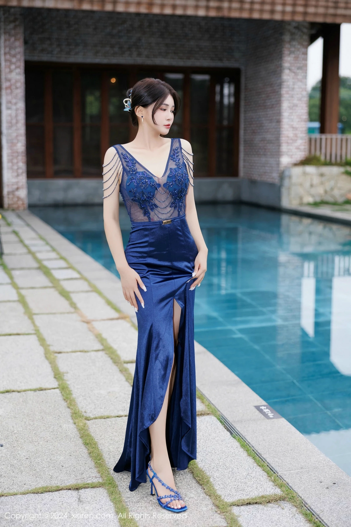 模特凯竹Quinn性感蓝色连衣长裙露蓝色内衣秀丰腴身材诱惑写真82P-第1章-图片3