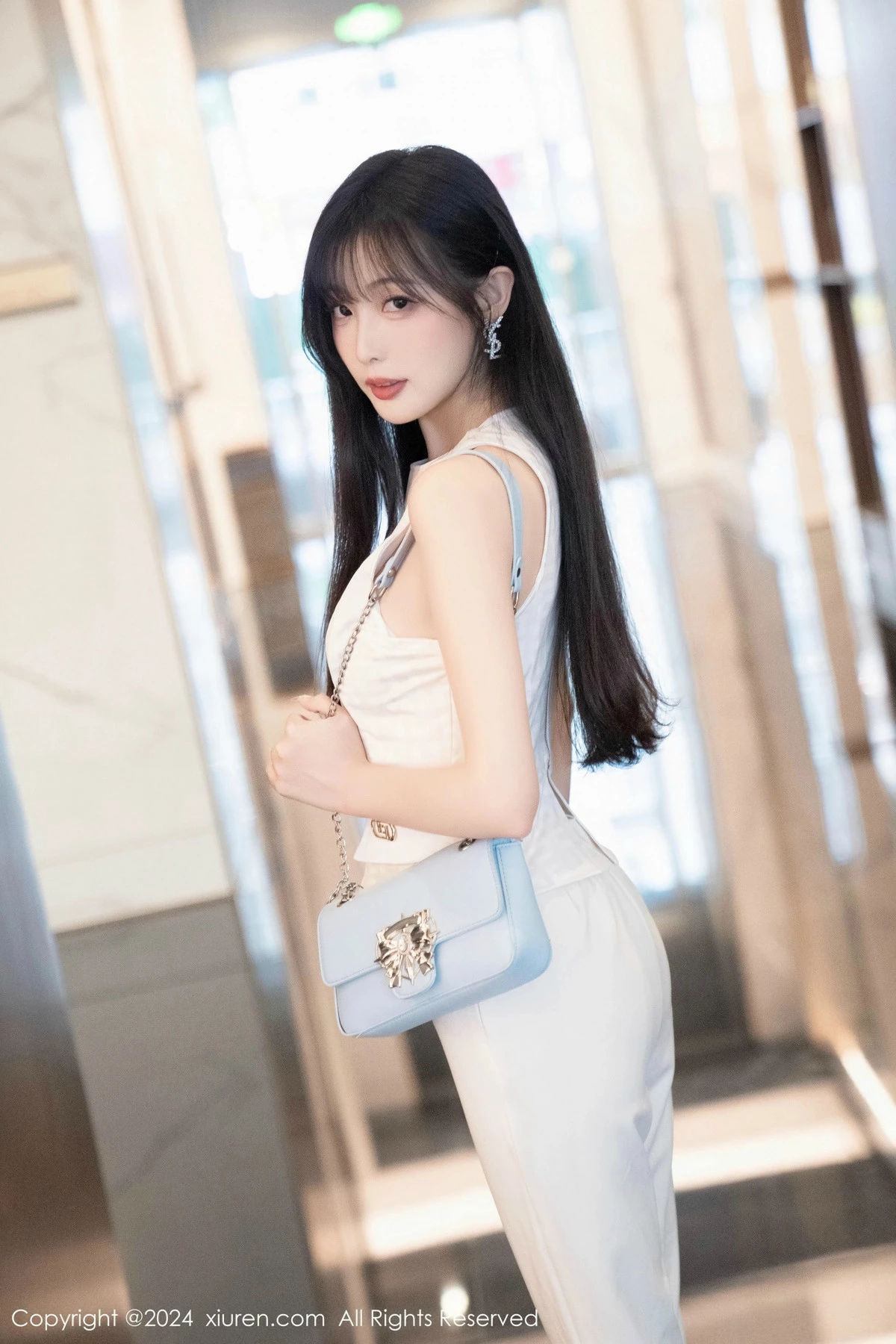 模特林星阑性感白上衣配简约长裤露白色内衣秀曼妙身姿诱惑写真84P-第1章-图片2