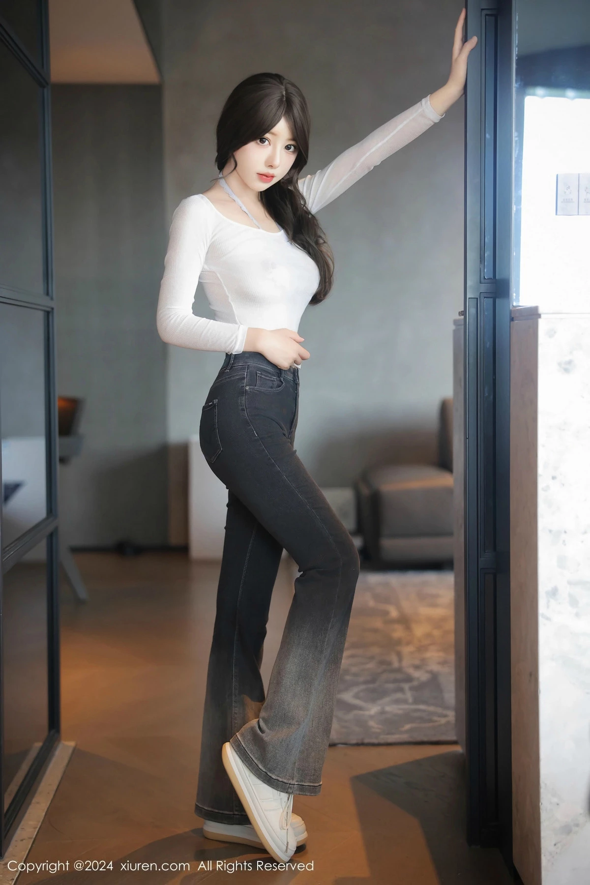 模特桃妖夭性感白T配牛仔裤露白色情趣内衣秀惹火身材诱惑写真89P-第1章-图片2