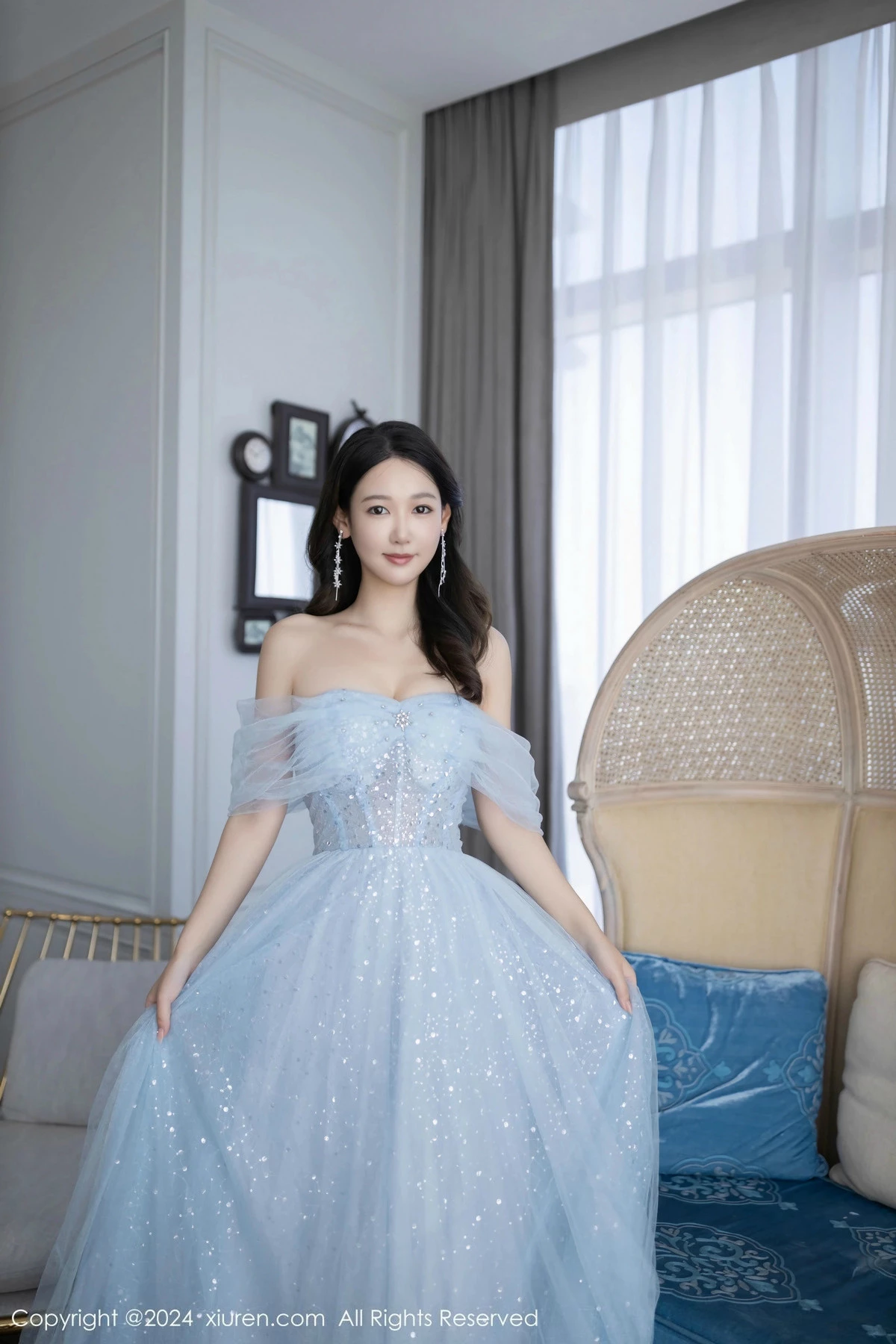 模特唐安琪性感淡蓝色薄纱礼裙露白色内衣秀曼妙身姿诱惑写真82P-第1章-图片3