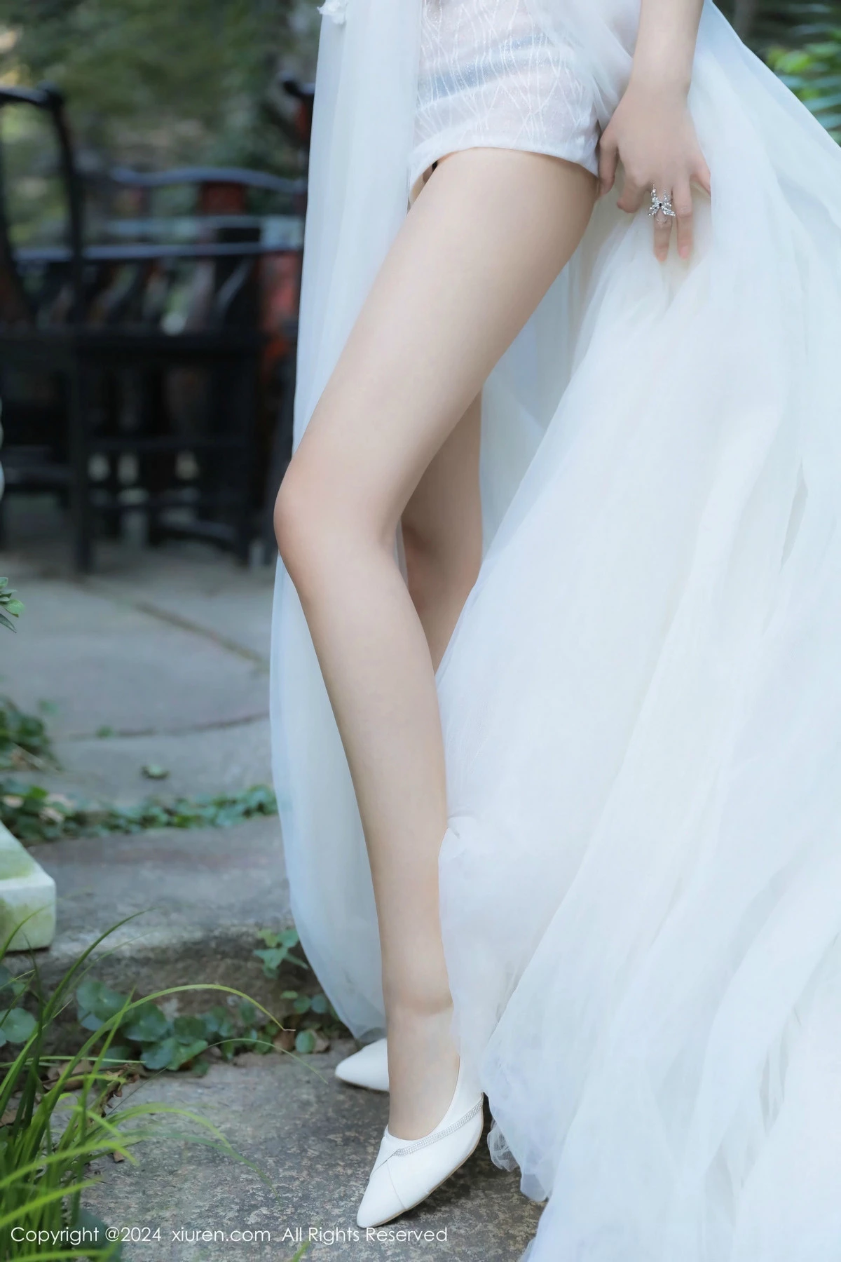 模特小蛮妖Yummy性感白纱连衣裙配白丝袜秀完美身材诱惑写真75P-第1章-图片3