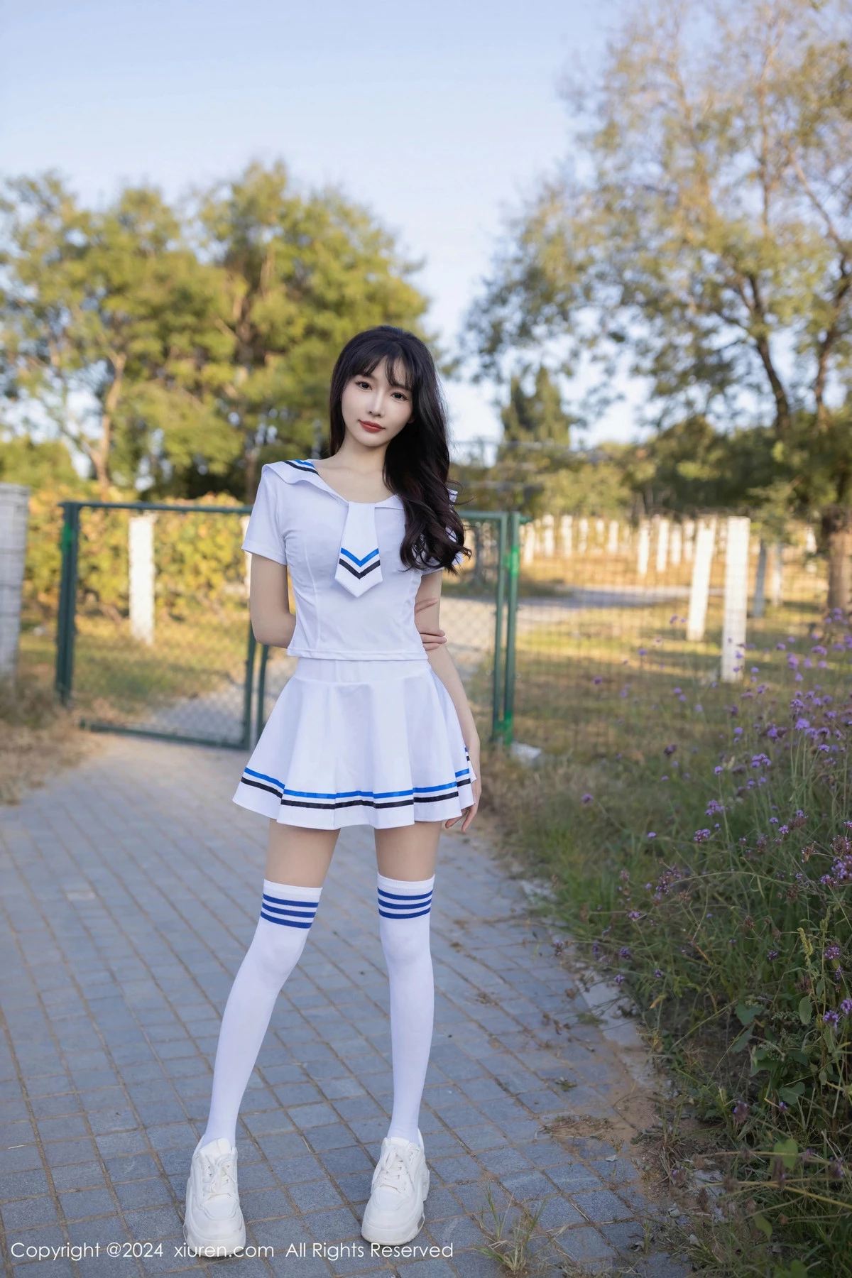 模特陆萱萱学生套装露黑色蕾丝内衣配开档肉丝秀完美身材诱惑写真80P-第1章-图片1