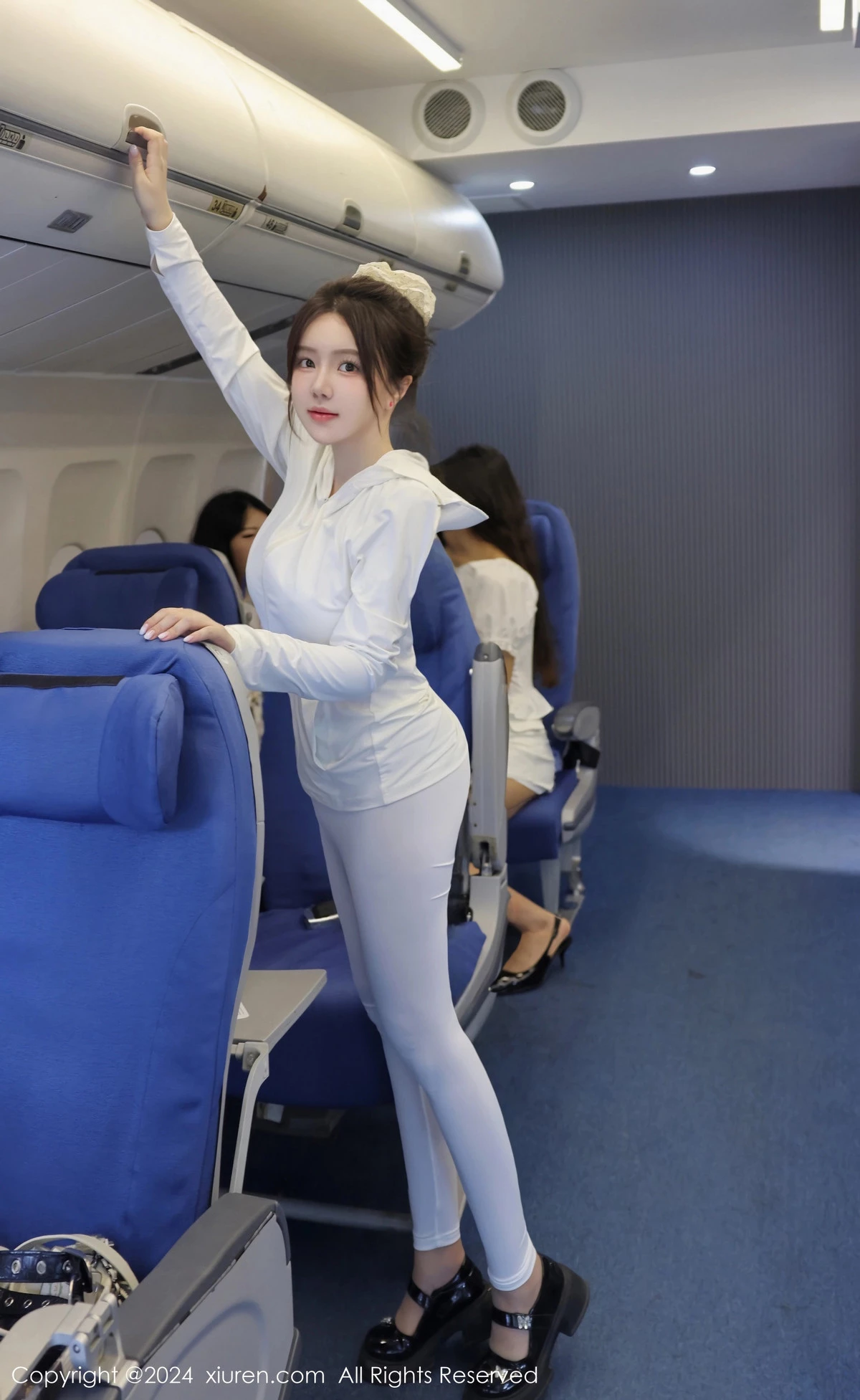 模特小薯条nienie性感白色制服+粉色猫女郎服饰秀完美身材诱惑写真57P-第1章-图片2