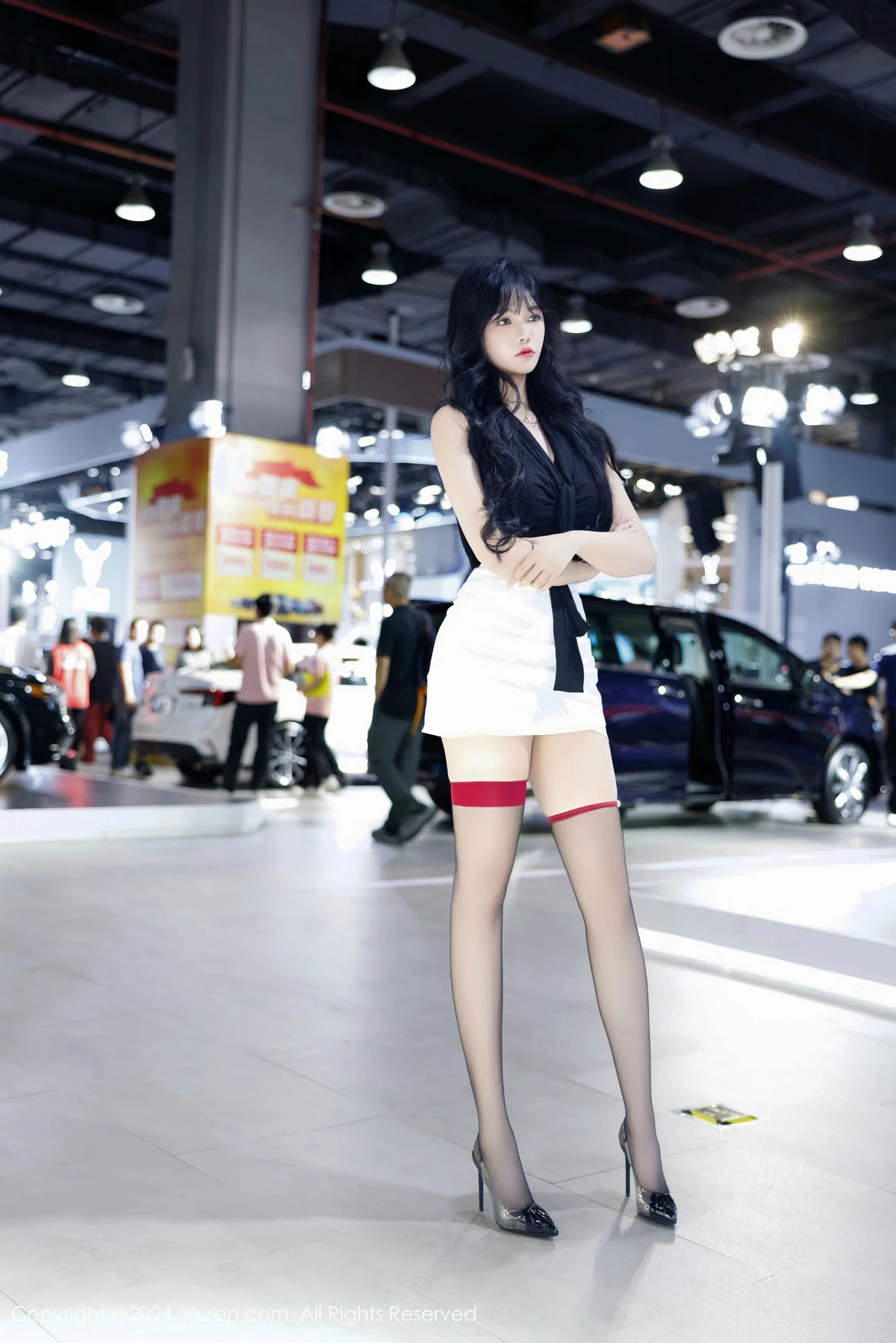 模特娜比性感黑上衣配白短裙露超薄黑丝秀凹凸身材撩人诱惑写真80P-第1章-图片1