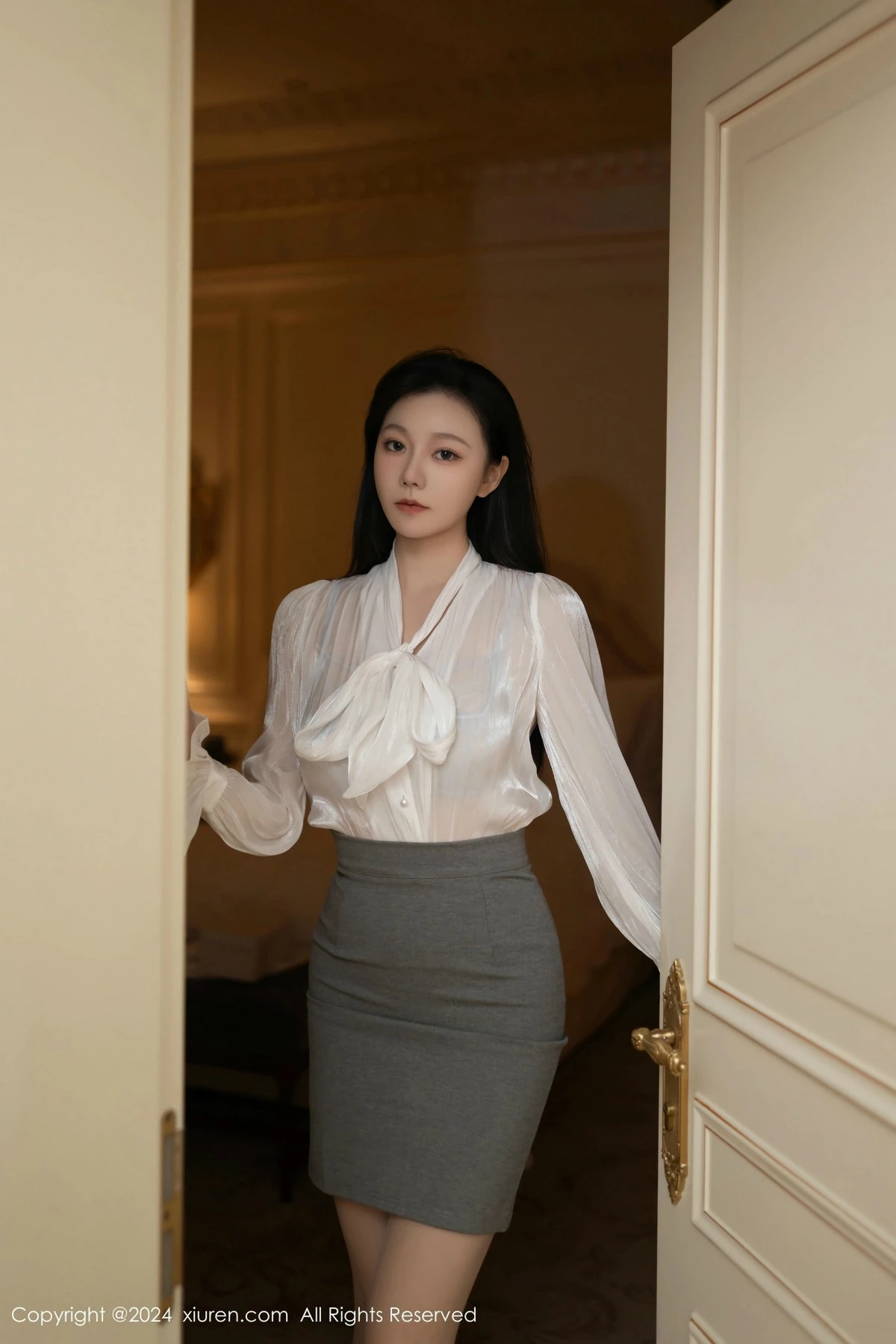 模特安然anran性感白衬衫配灰短裙露蓝色情趣内衣秀美腿诱惑写真80P-第1章-图片1