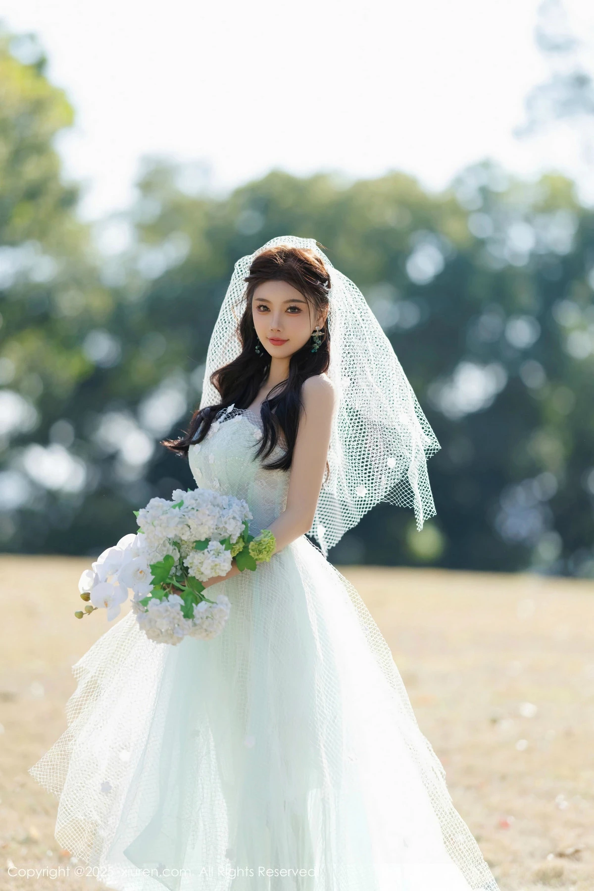 女神杨晨晨Yome性感白色情趣内衣配白丝吊袜秀丰腴身材诱惑写真83P-第1章-图片3