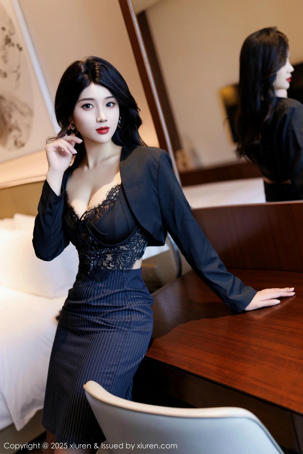 模特南乔性感黑色蕾丝内衣+红色比基尼秀柔美身姿完美诱惑写真90P-第1章-图片3