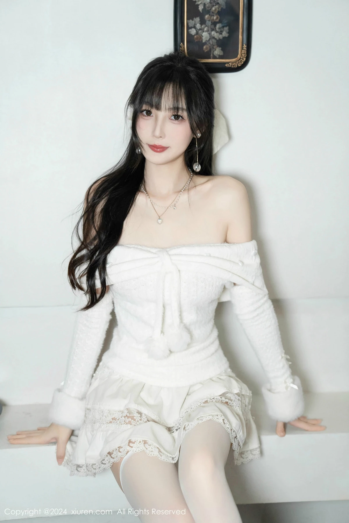 模特林星阑白色连衣短裙露红色情趣内衣配白丝袜秀美腿诱惑写真93P-第1章-图片1