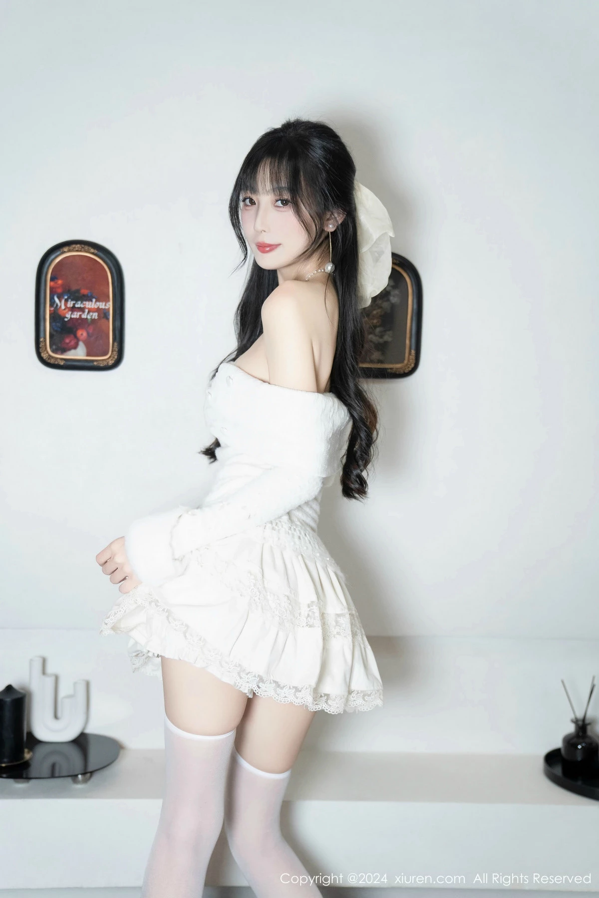 模特林星阑白色连衣短裙露红色情趣内衣配白丝袜秀美腿诱惑写真93P-第1章-图片2