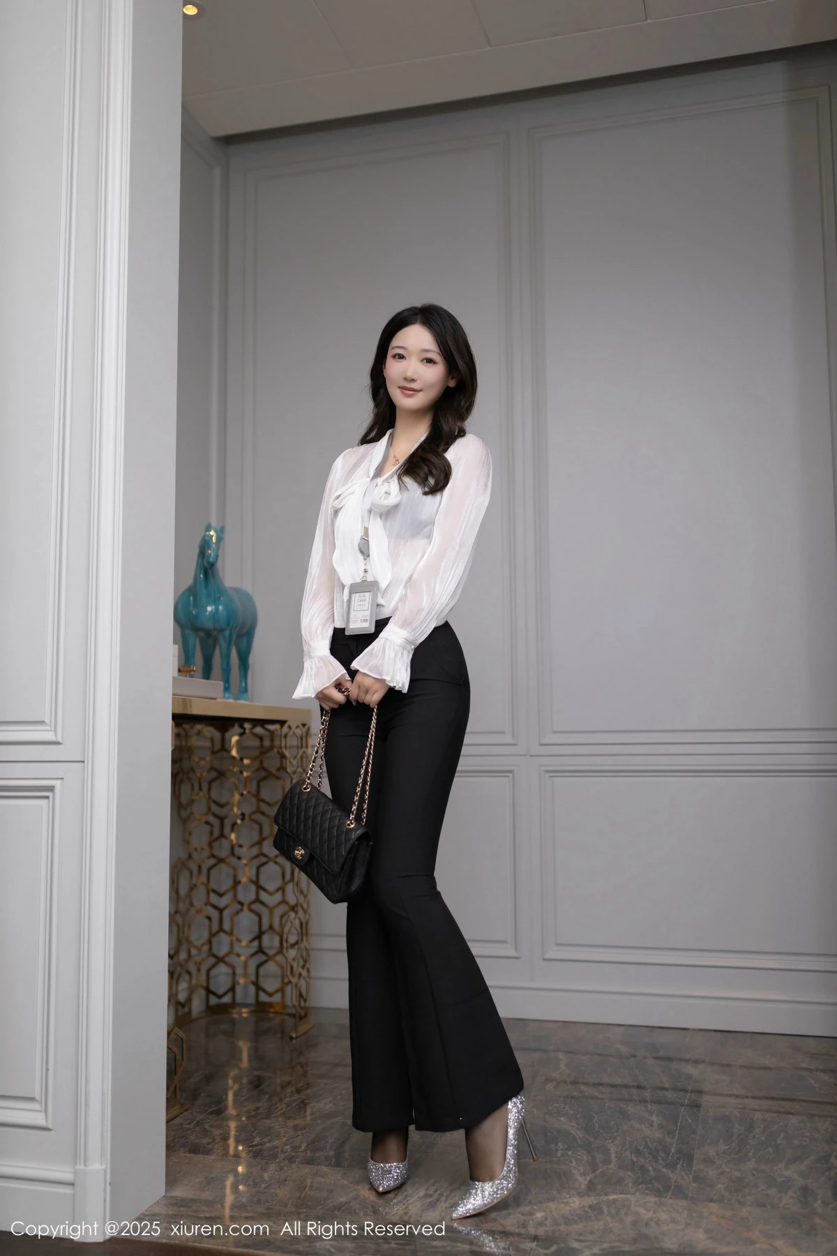 模特唐安琪性感白衬衫露黑色内衣配超薄黑丝秀柔美身姿诱惑写真82P-第1章-图片1