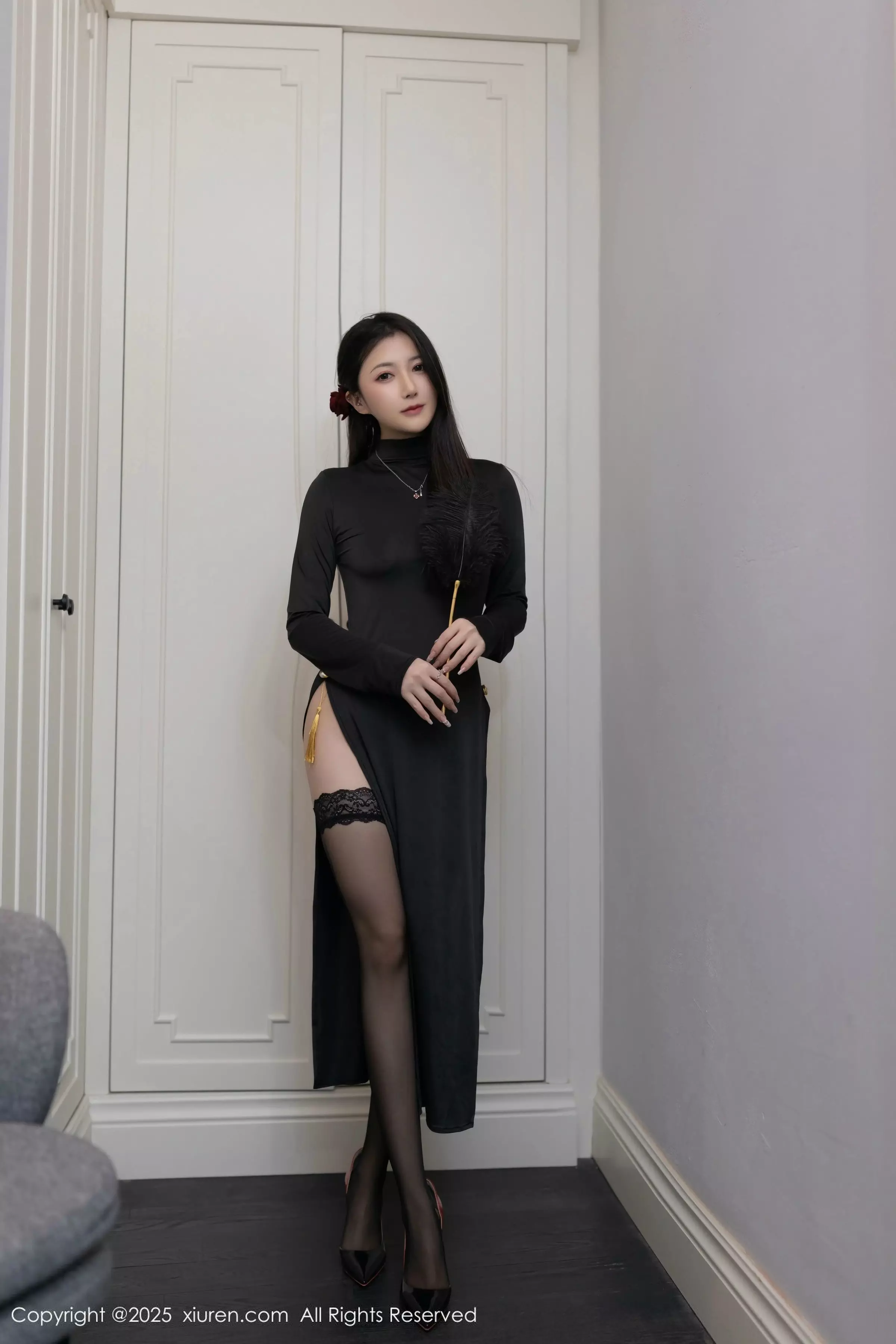 模特鱼子酱Fish性感黑色连衣长裙配超薄黑丝秀婀娜身材诱惑写真80P-第1章-图片1