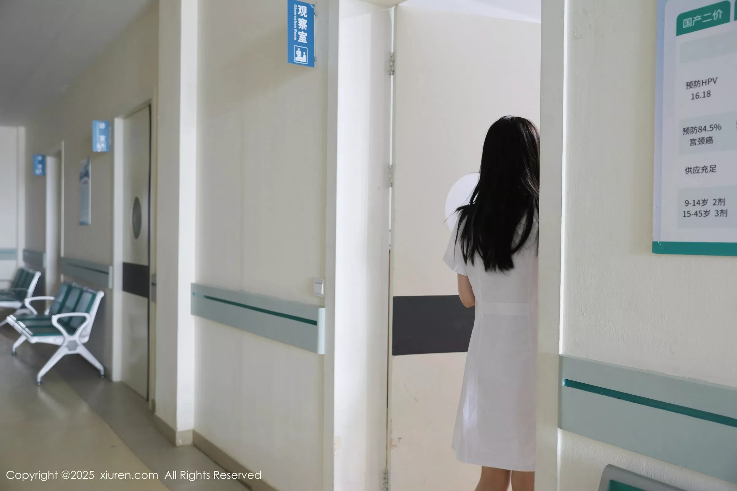 模特布丁wow性感护士服露浅色内衣配肉丝袜秀曼妙身材诱惑写真80P-第1章-图片3