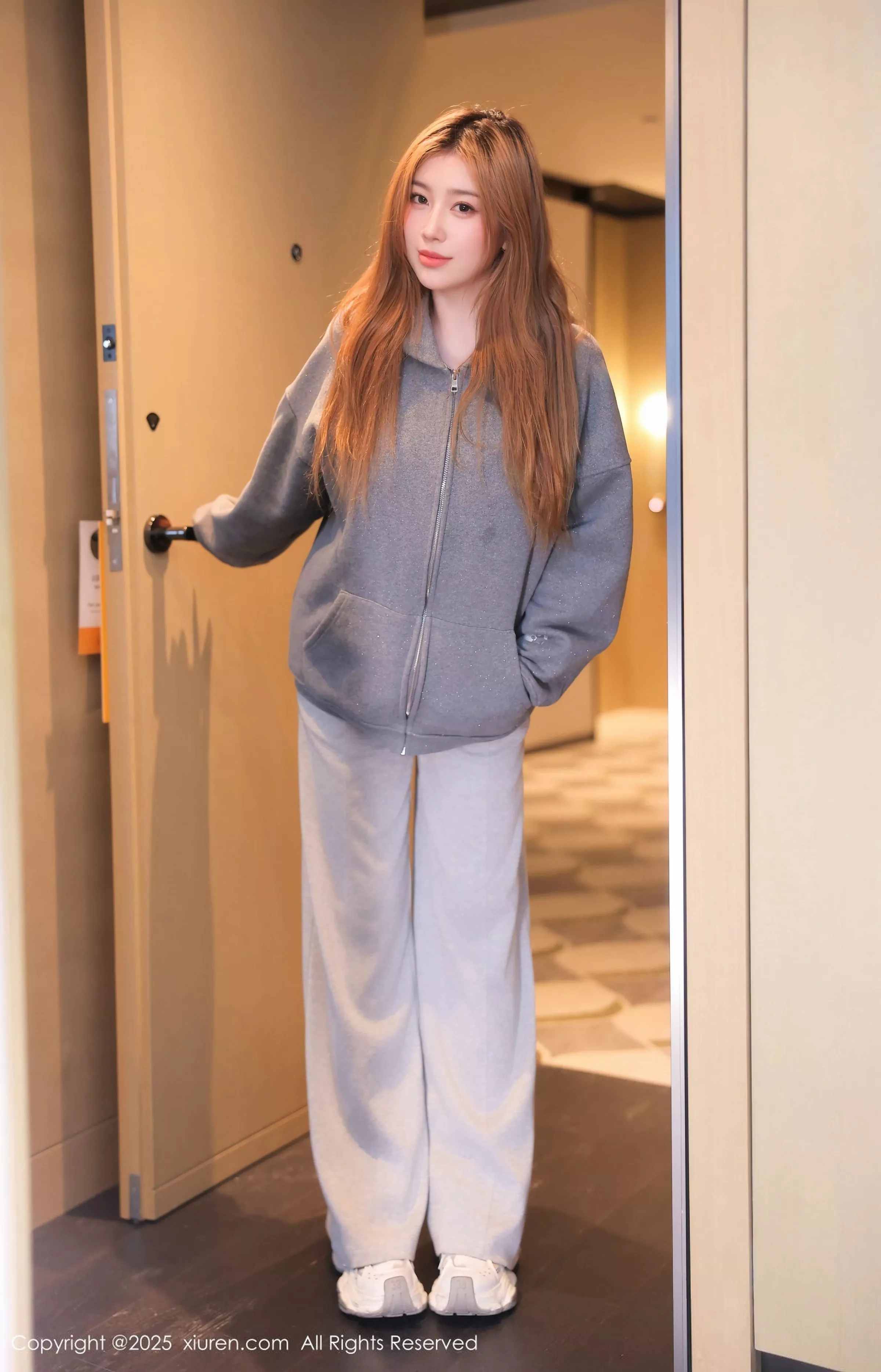 模特M麦当劳性感蓝色蕾丝内衣配开档黑丝袜秀凹凸身材诱惑写真82P-第1章-图片2