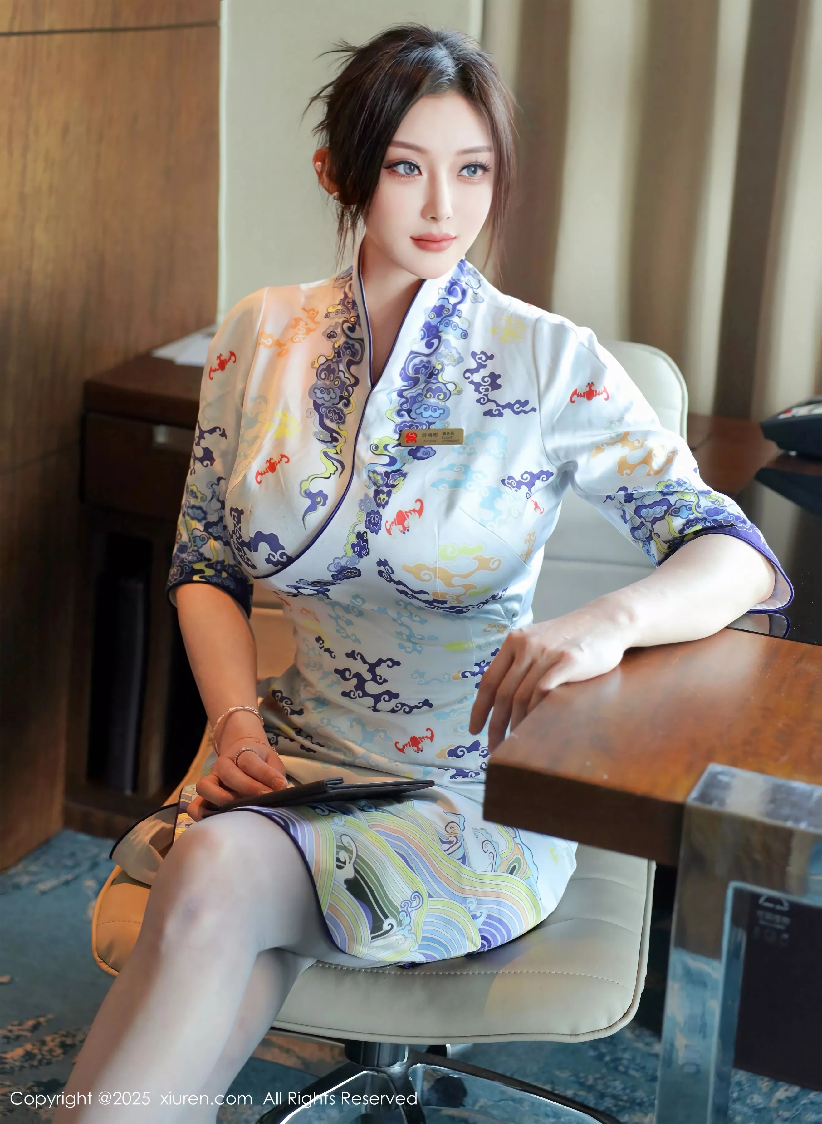 新人模特苏一诺性感青色旗袍露蓝色内衣配灰丝袜秀美腿诱惑写真79P-第1章-图片2