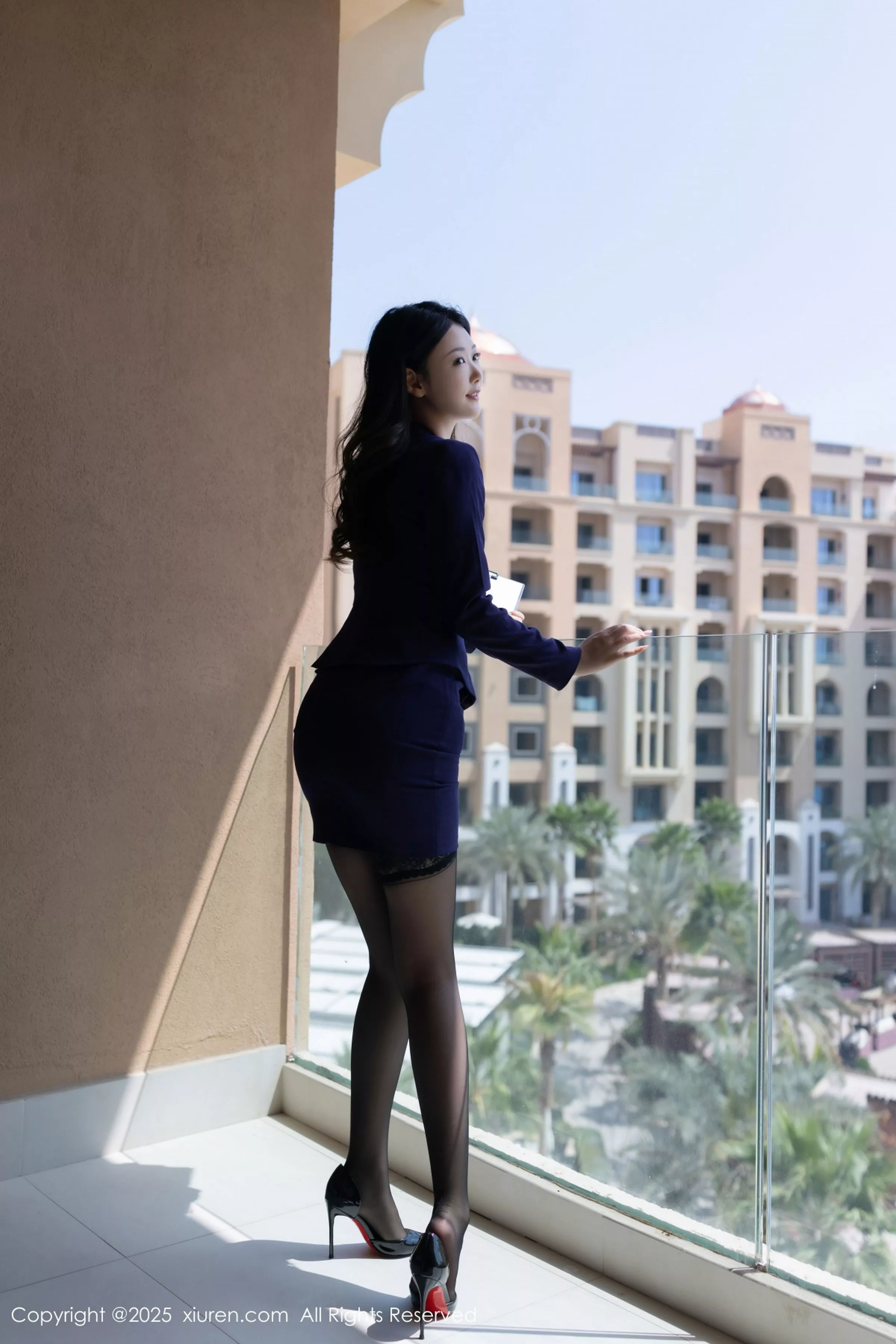 模特唐安琪深蓝OL服饰露黑色内衣配黑丝吊袜秀曼妙身姿诱惑写真80P-第1章-图片3