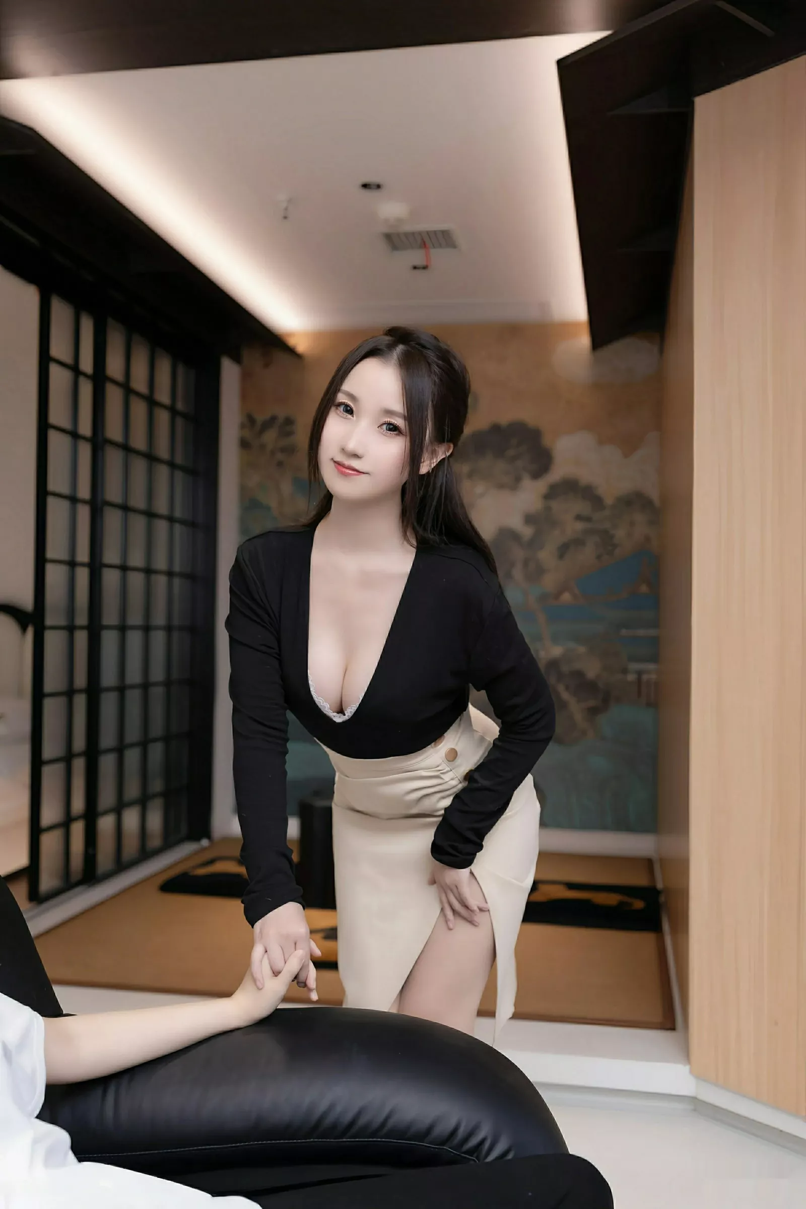 模特杏子Yada性感黑色OL服饰露白色蕾丝内衣秀曼妙身姿诱惑写真81P-第1章-图片4