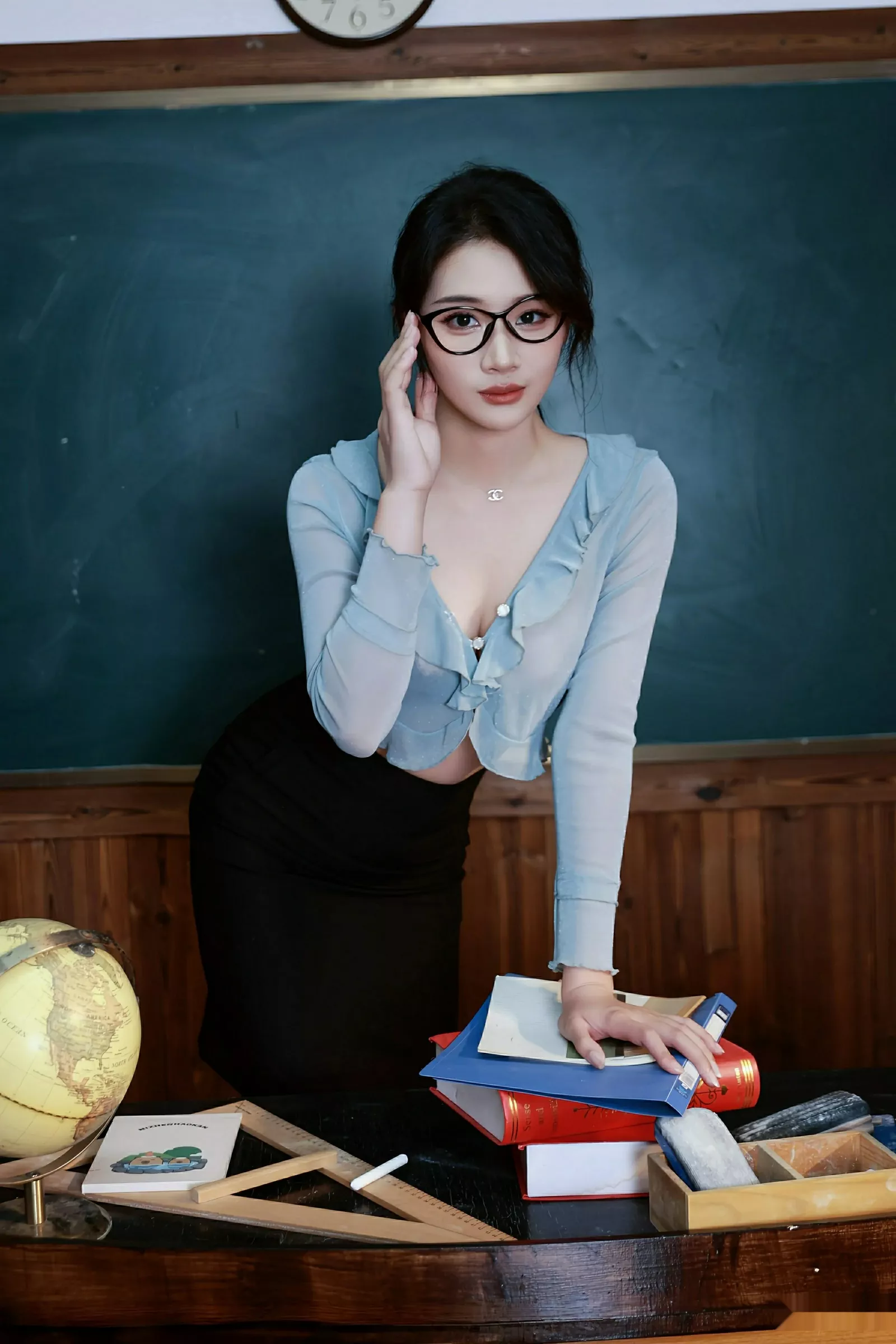 模特南乔教室场景性感黑色情趣内衣配开档黑丝秀完美身材诱惑写真88P-第1章-图片2