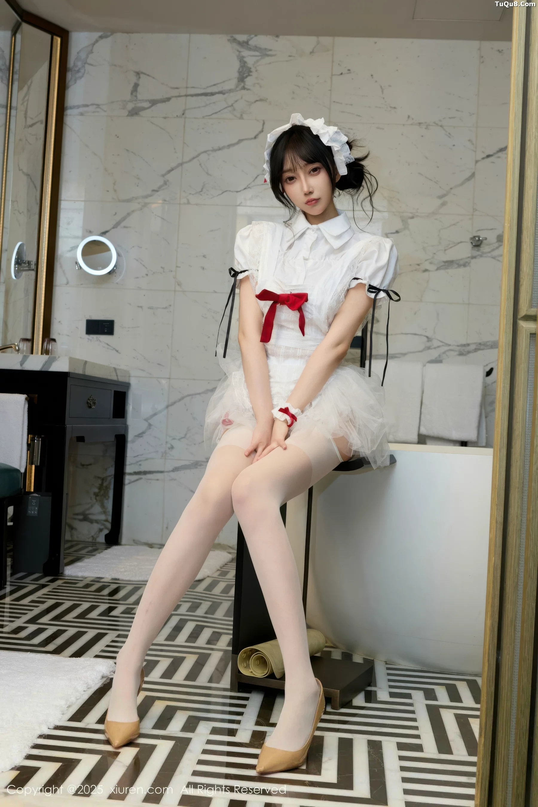 模特玥儿玥er性感萝莉女仆装配白丝吊袜秀完美身材迷人诱惑写真64P-第1章-图片3