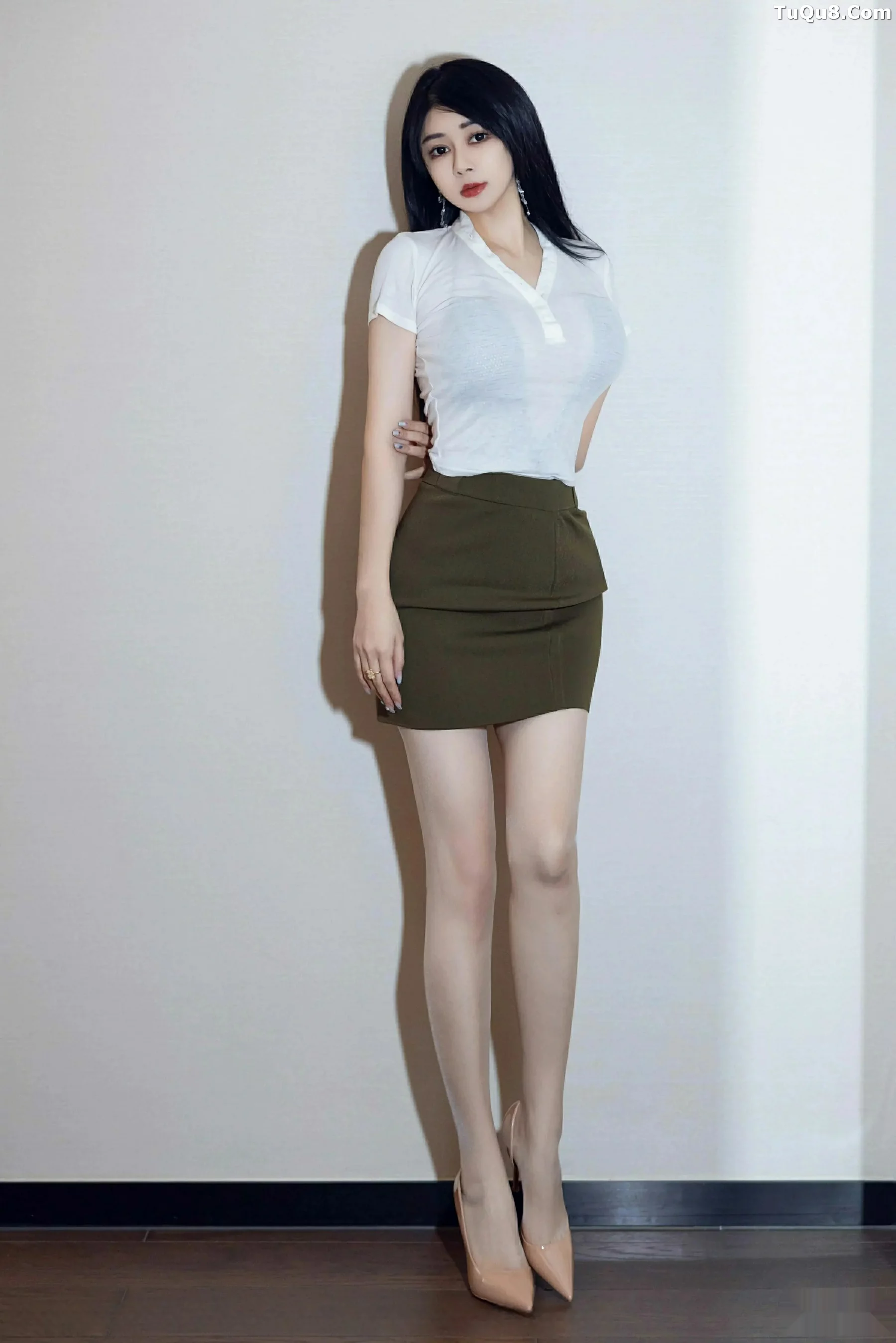 凯竹-Vol.647_模特凯竹Quinn性感白T露金属内衣配原色丝袜秀丰腴身材诱惑写真54P-第1章-图片1