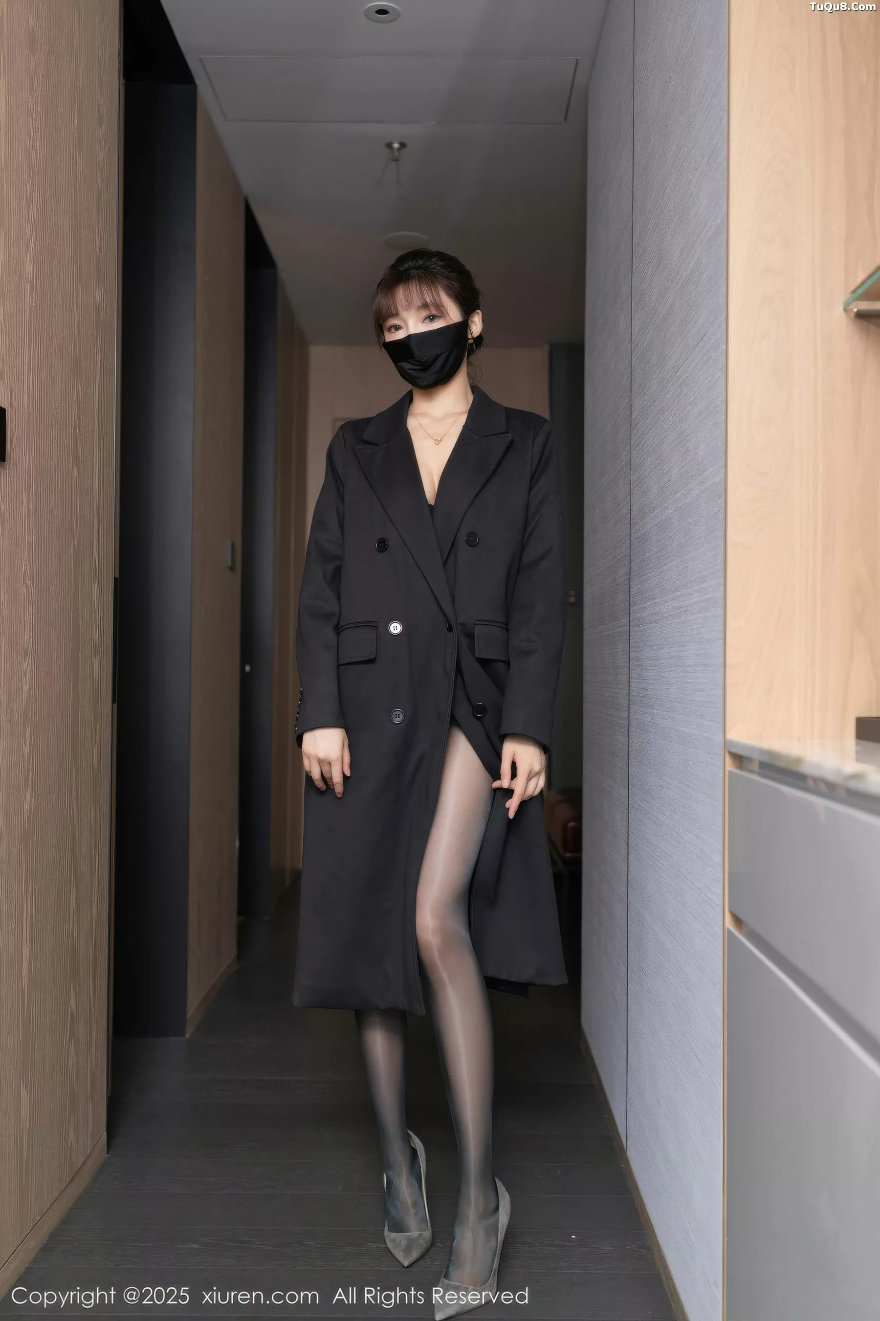 模特陆萱萱性感黑色风衣露黑色蕾丝内衣配超薄黑丝极致魅惑写真77P-第1章-图片1