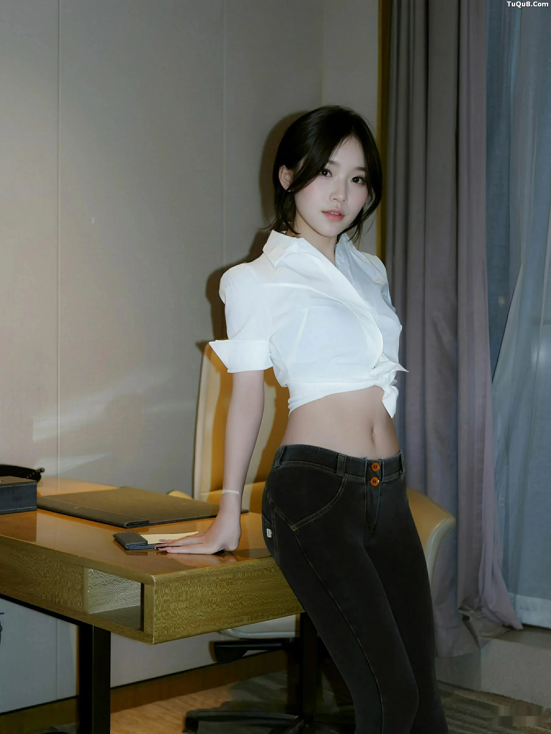 模特汁汁性感白T配牛仔长裤露蓝灰色内衣秀曼妙身姿诱惑写真76P-第1章-图片1